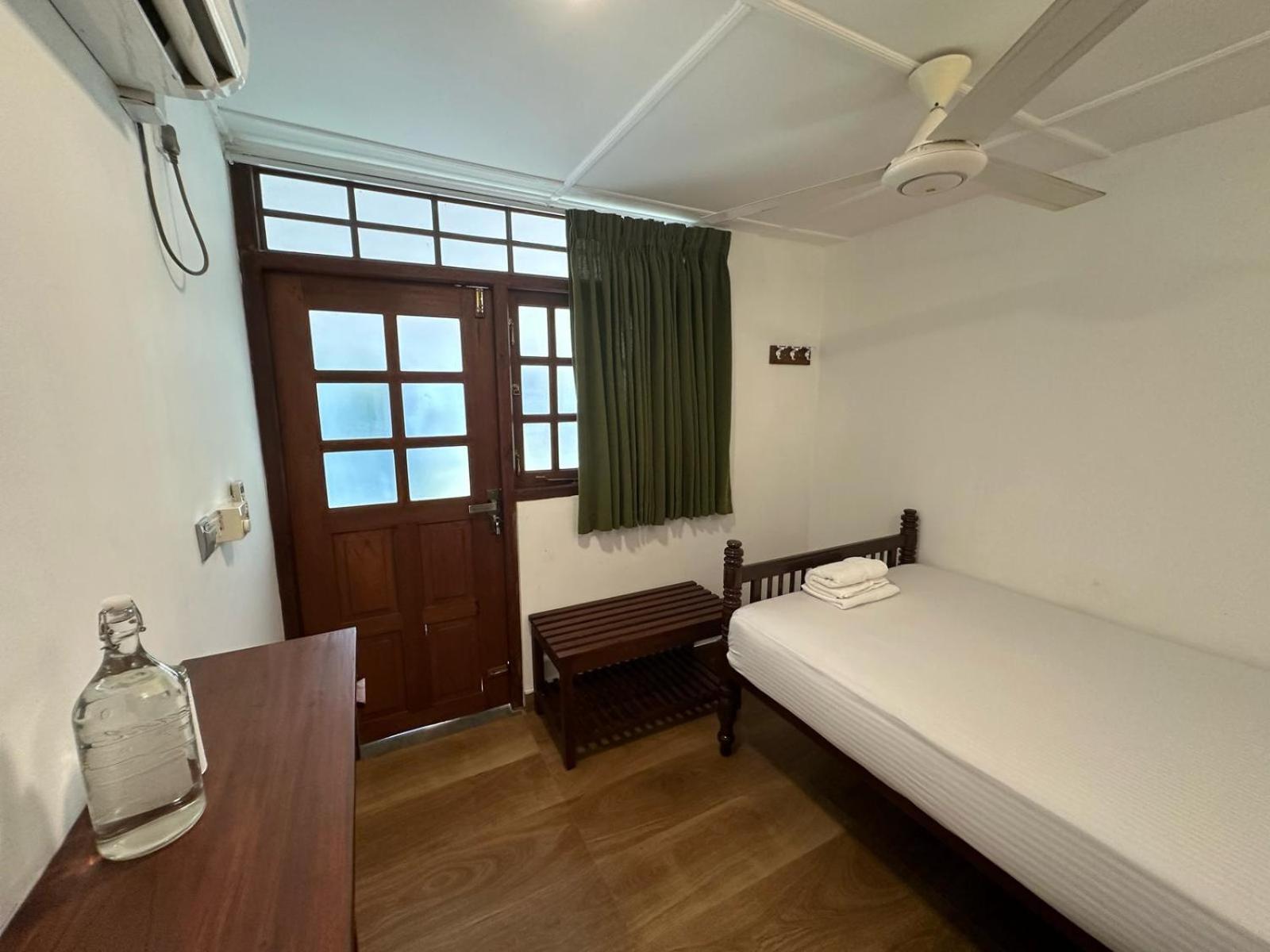 Hotel Hamilton House Negombo Esterno foto