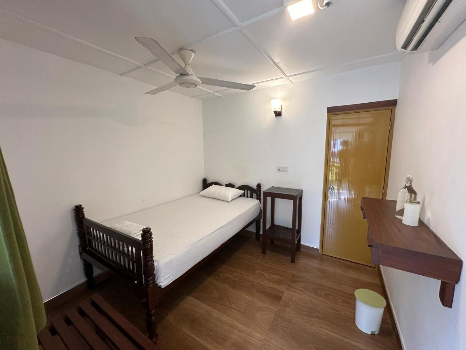 Hotel Hamilton House Negombo Esterno foto