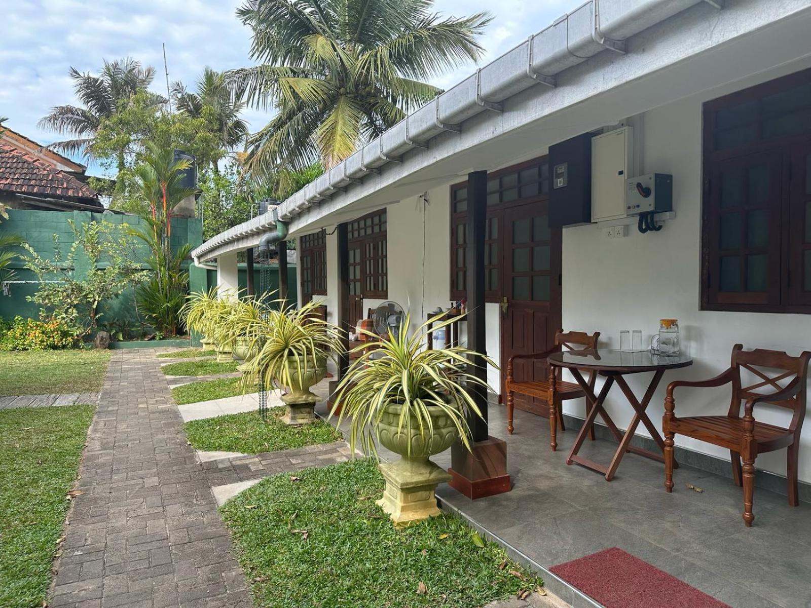 Hotel Hamilton House Negombo Esterno foto