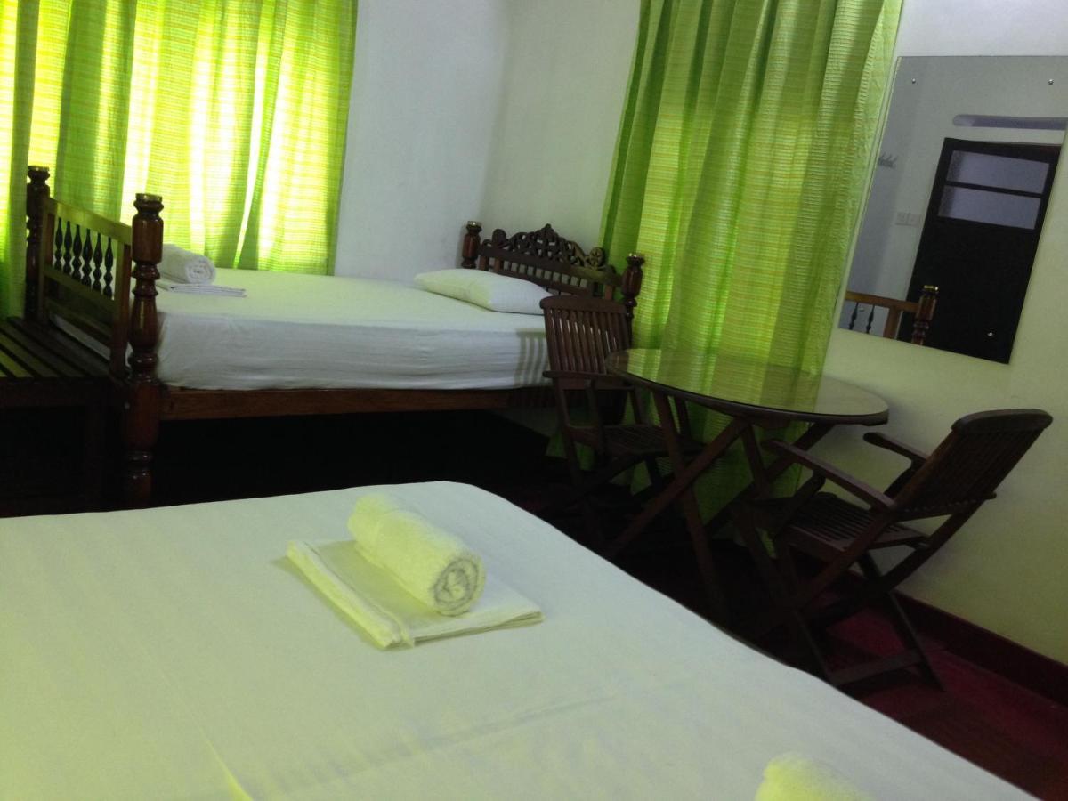 Hotel Hamilton House Negombo Esterno foto