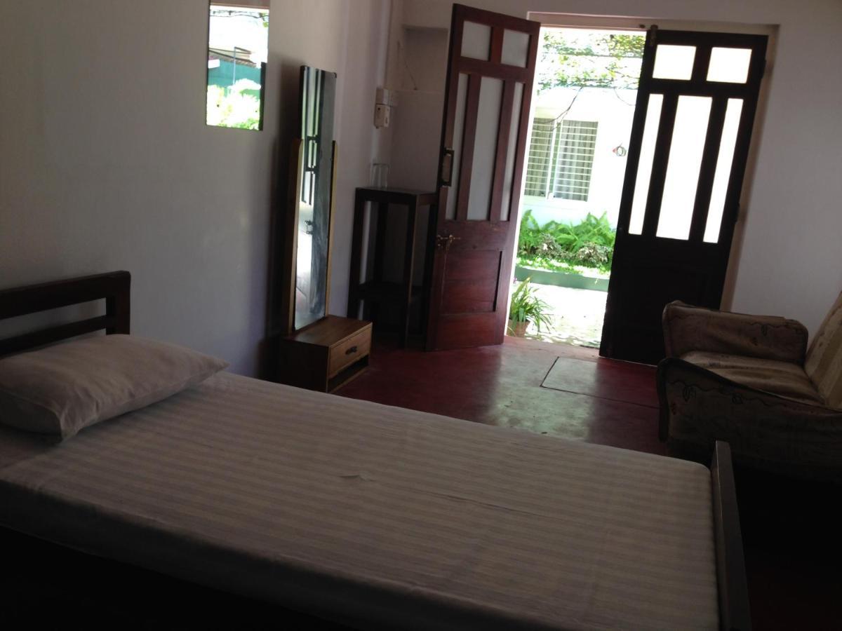 Hotel Hamilton House Negombo Esterno foto