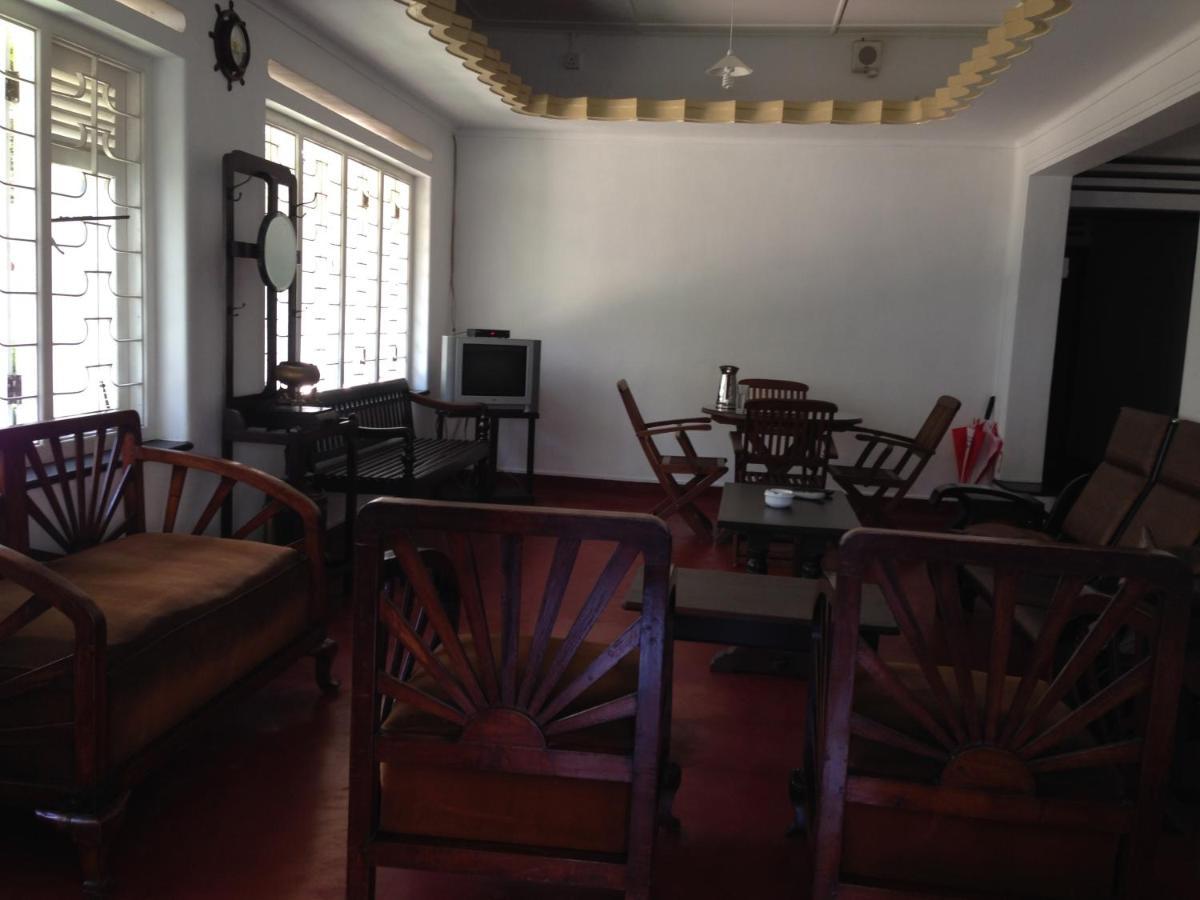 Hotel Hamilton House Negombo Esterno foto