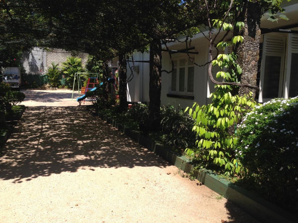 Hotel Hamilton House Negombo Esterno foto
